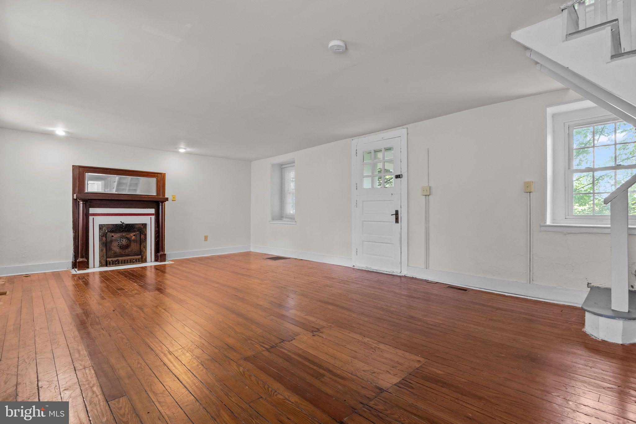 FERGUSON HILL - Residential