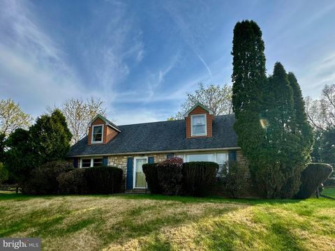 16 GALICIA DRIVE PHOENIXVILLE PA 19460