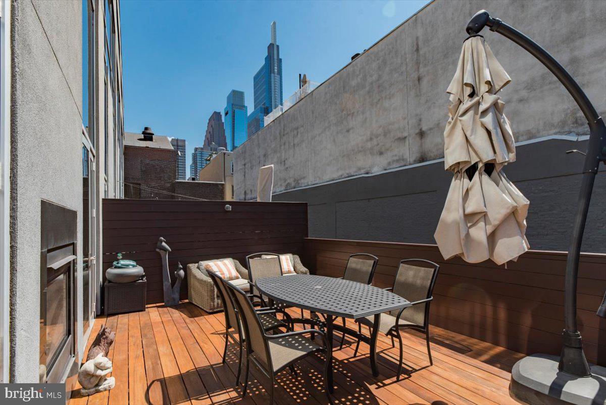 LOGAN SQUARE - Residential