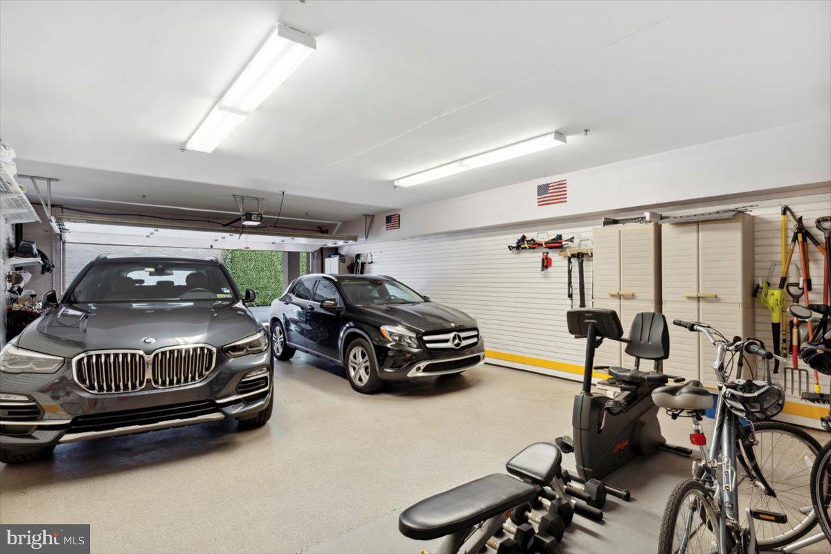 LOGAN SQUARE - Residential