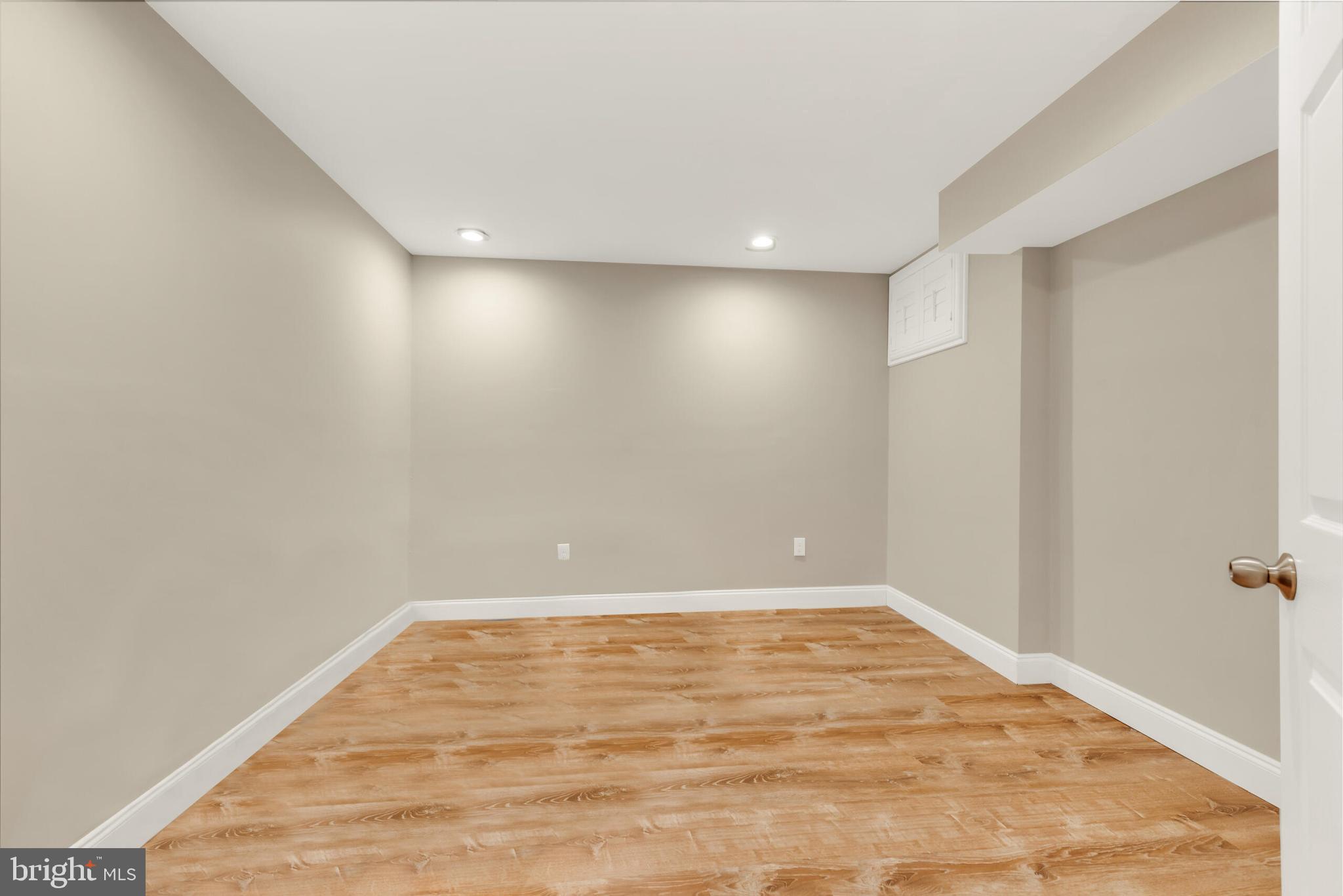 WOODLEA MANOR - Residential