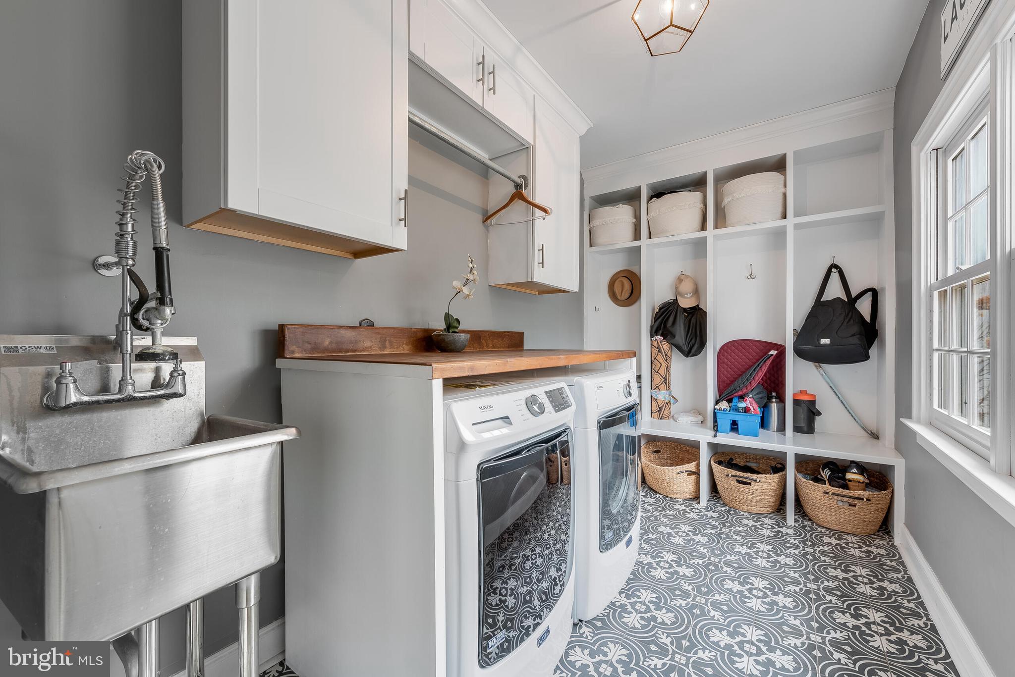 WOODLEA MANOR - Residential