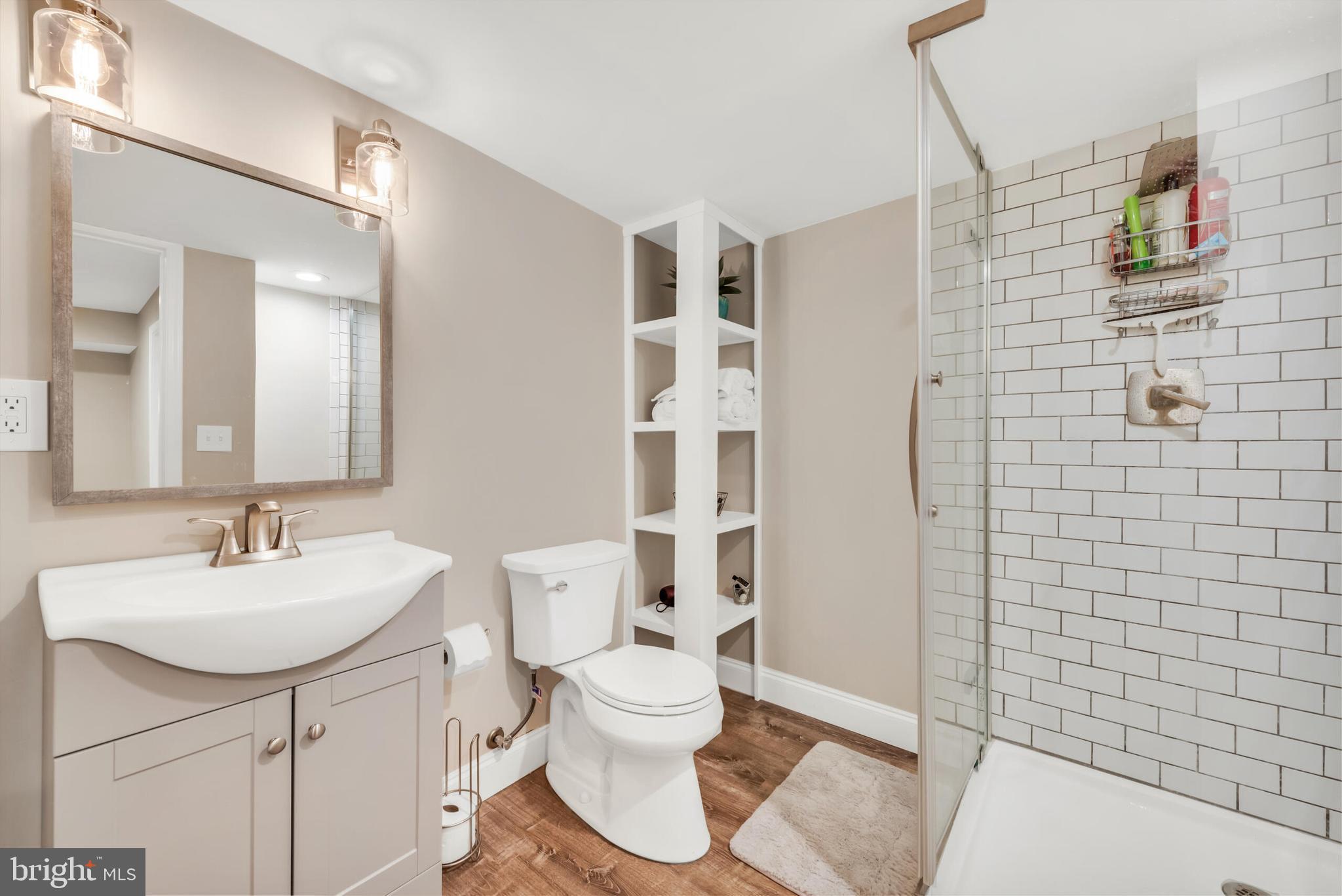 WOODLEA MANOR - Residential