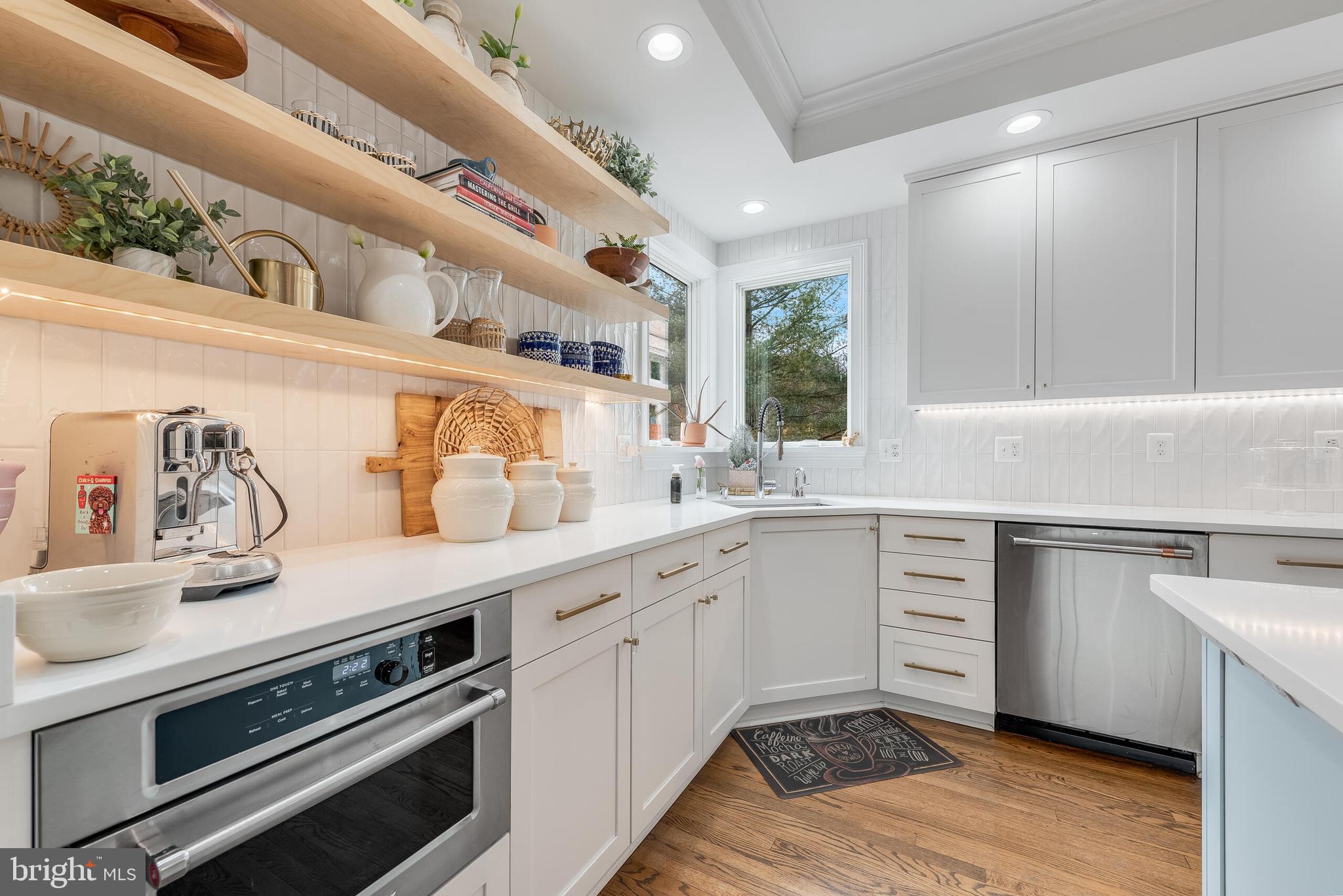 WOODLEA MANOR - Residential