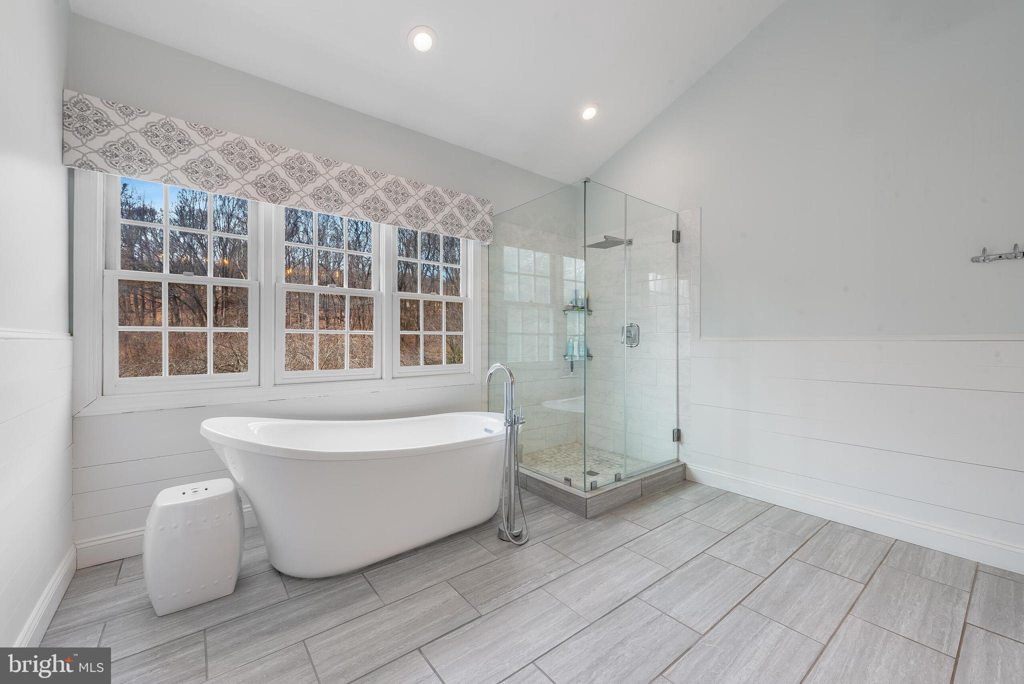 WOODLEA MANOR - Residential