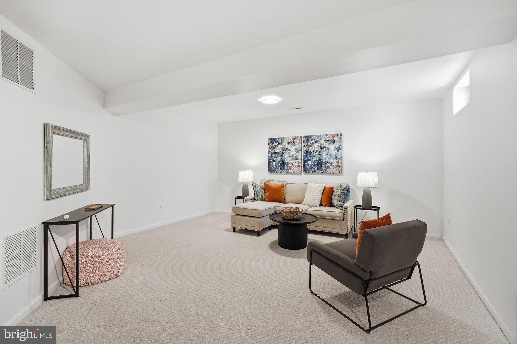 OATLAND FARM - Residential