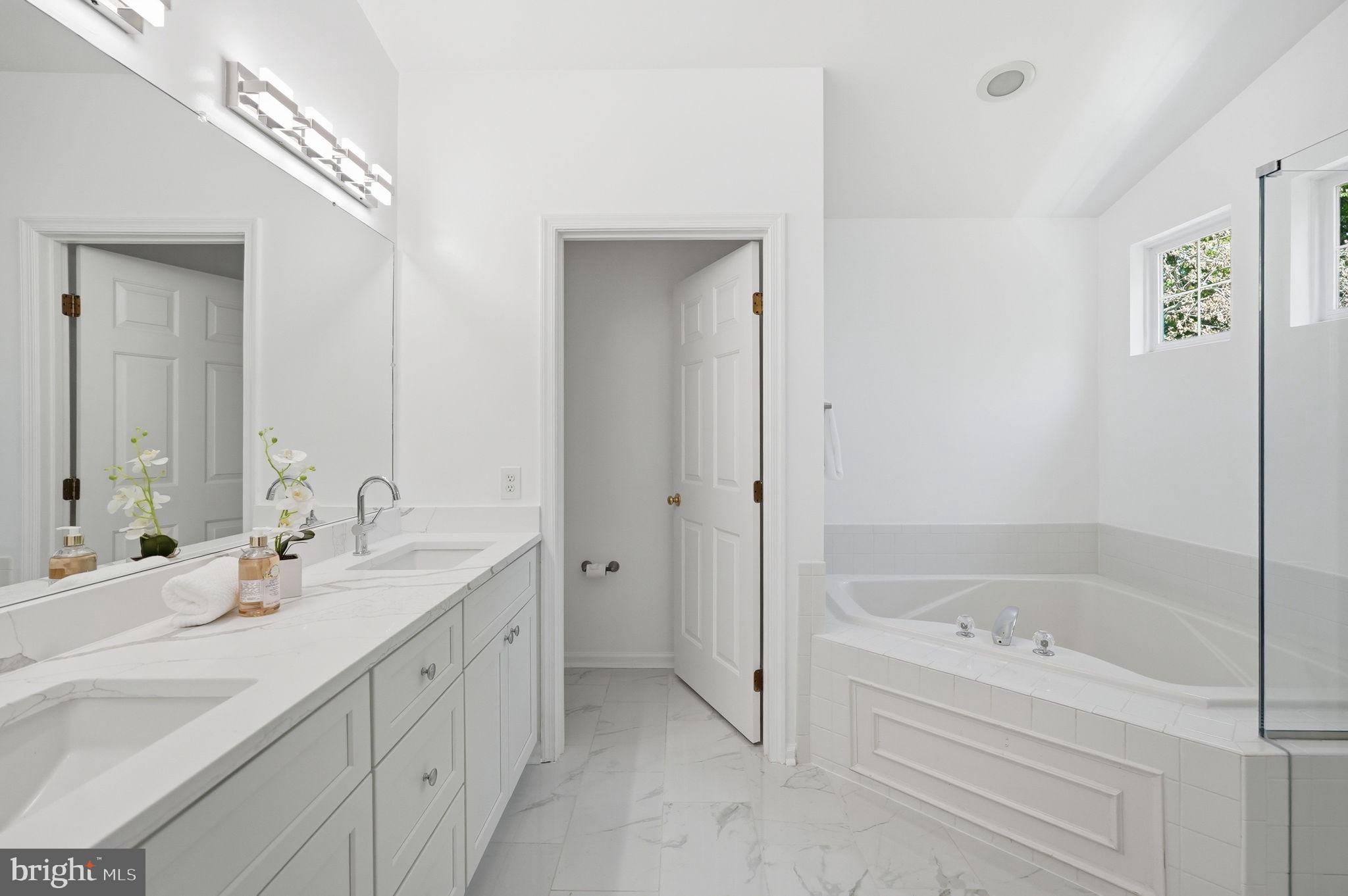 OATLAND FARM - Residential