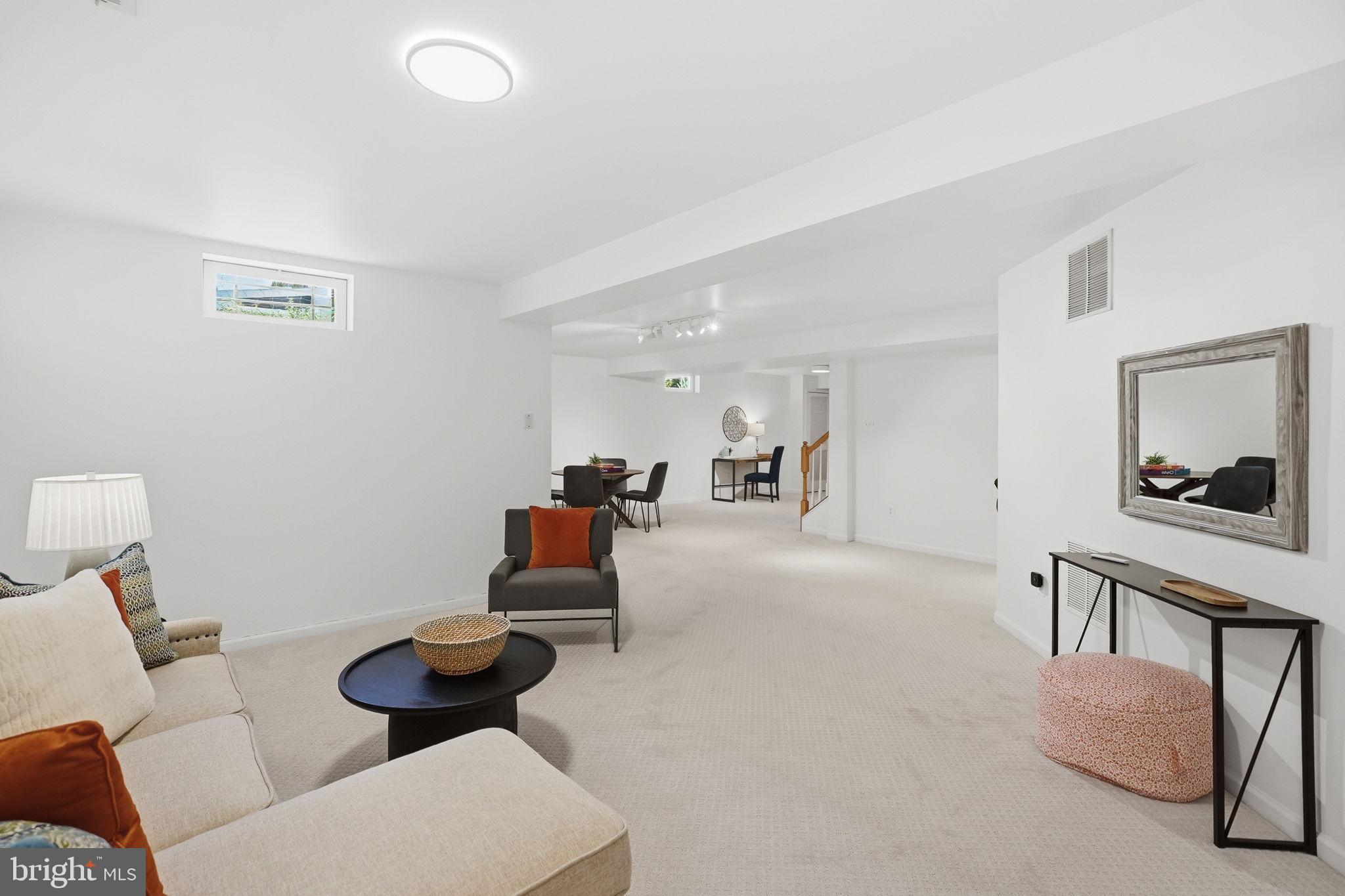 OATLAND FARM - Residential