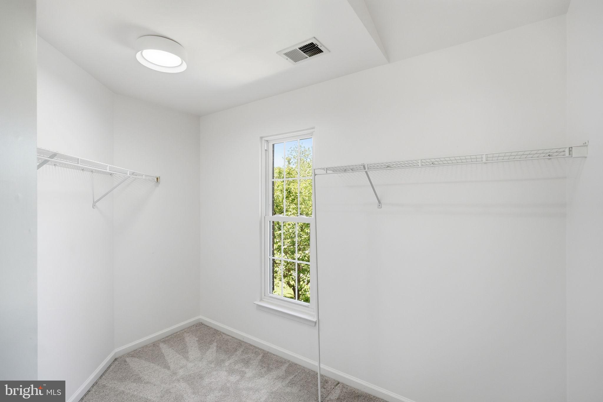 OATLAND FARM - Residential
