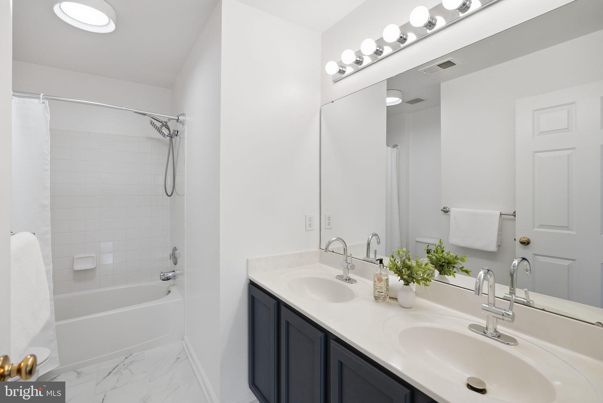 OATLAND FARM - Residential