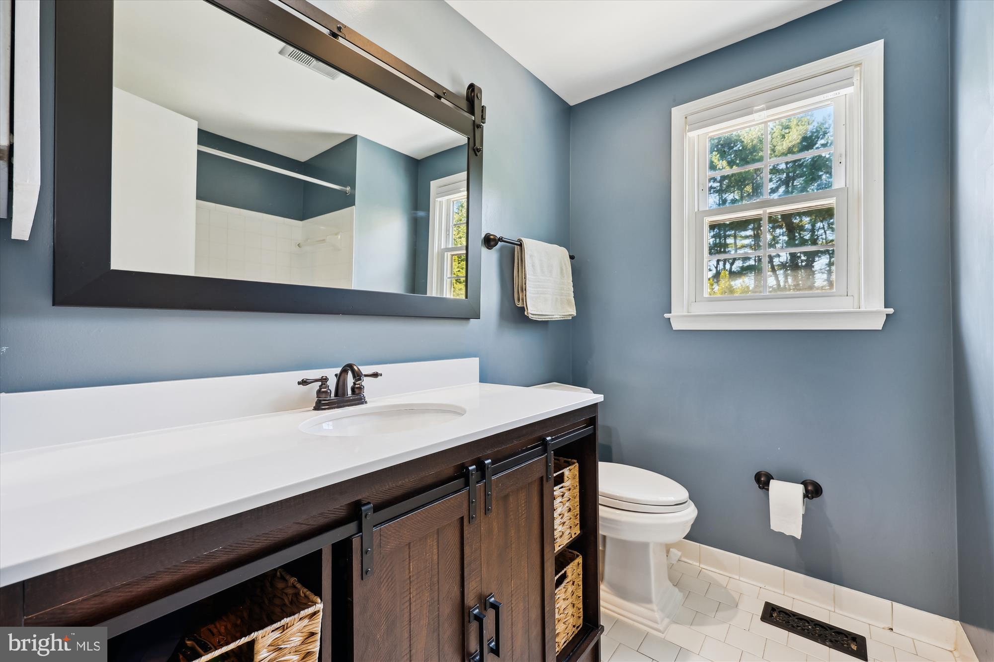 DERWOOD STATION - Residential