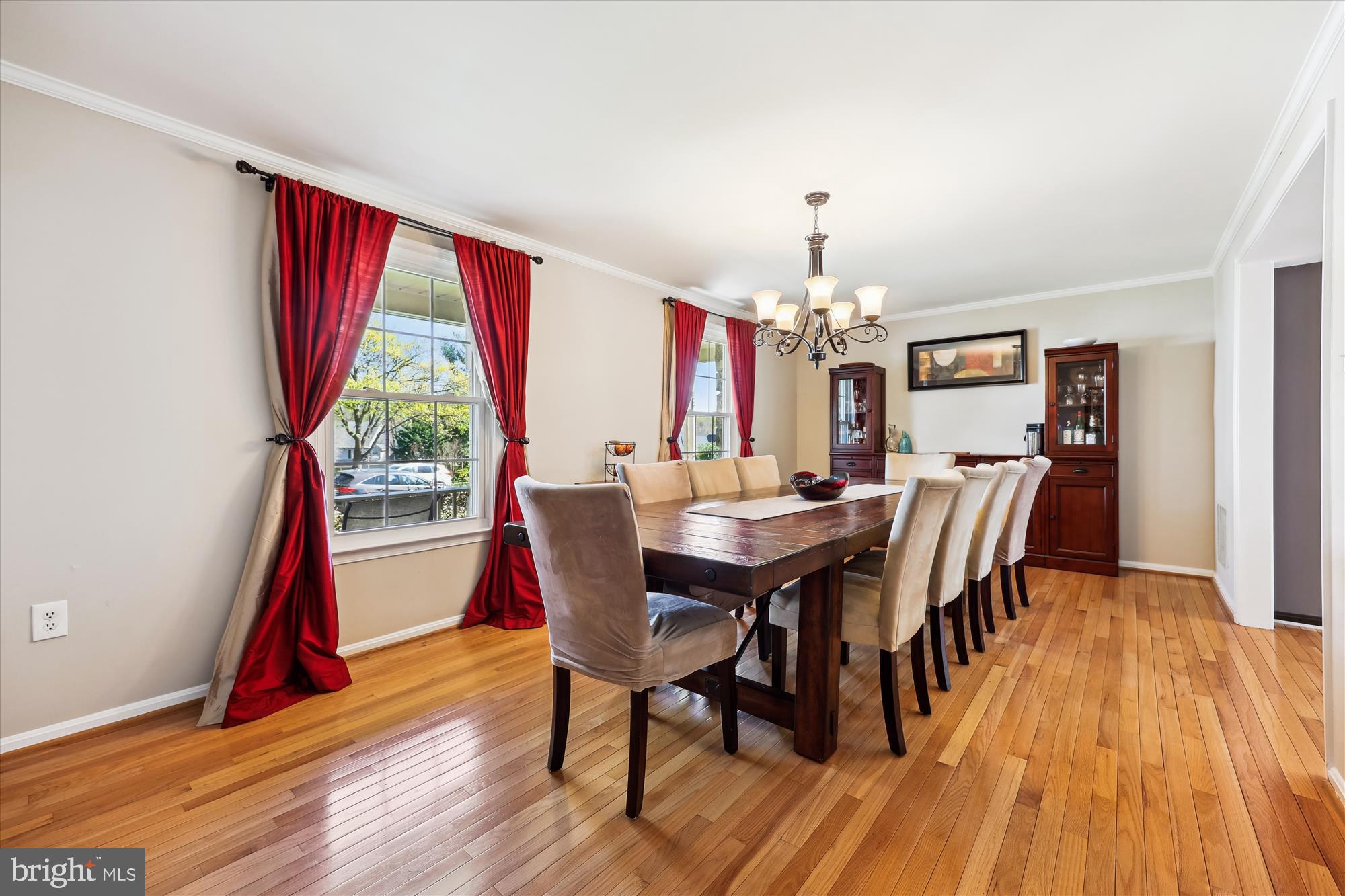 DERWOOD STATION - Residential