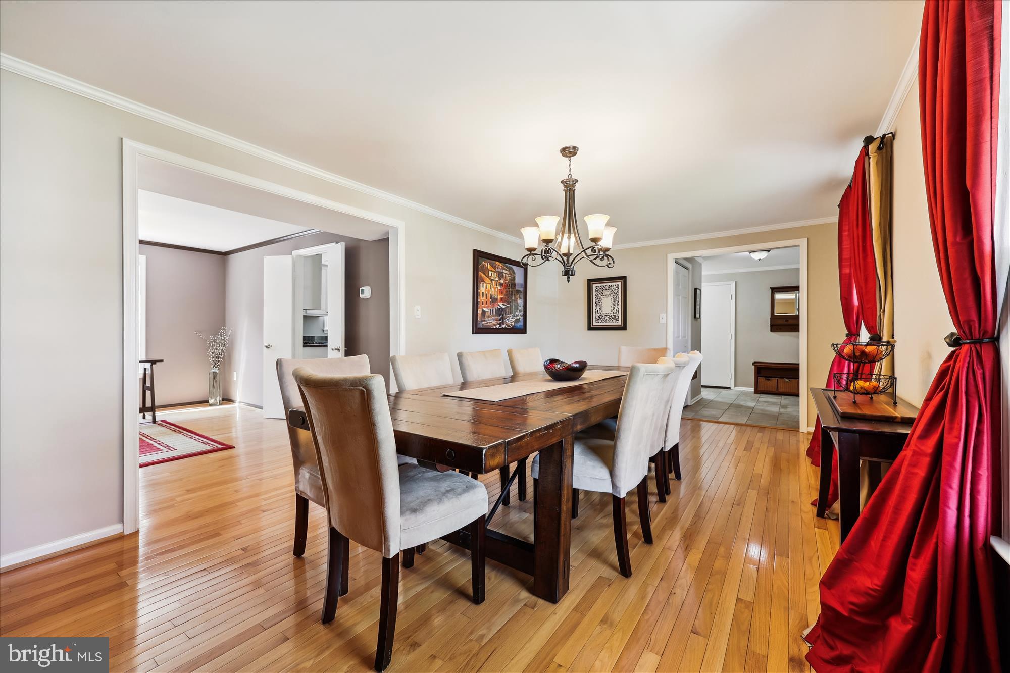 DERWOOD STATION - Residential