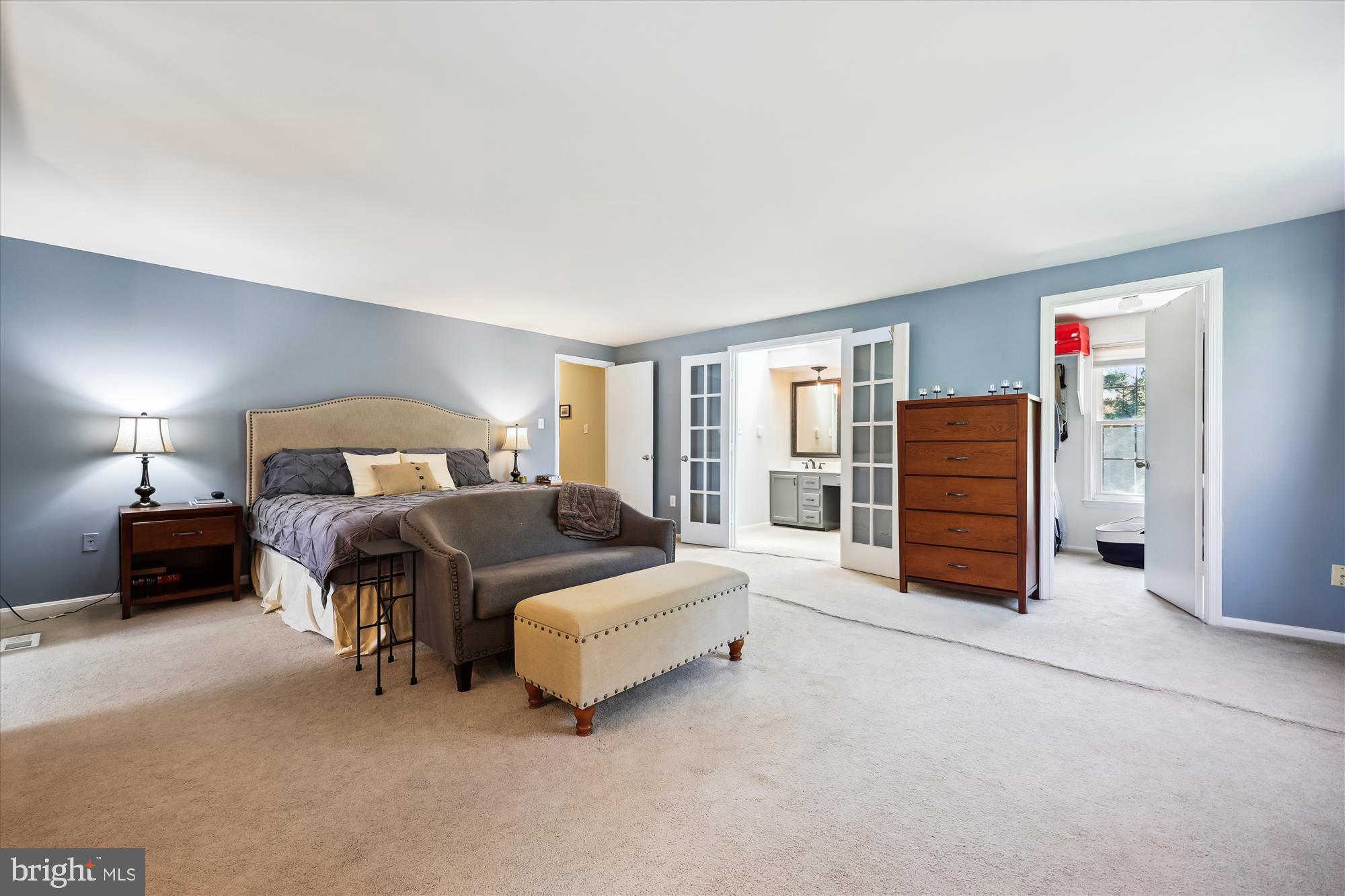 DERWOOD STATION - Residential