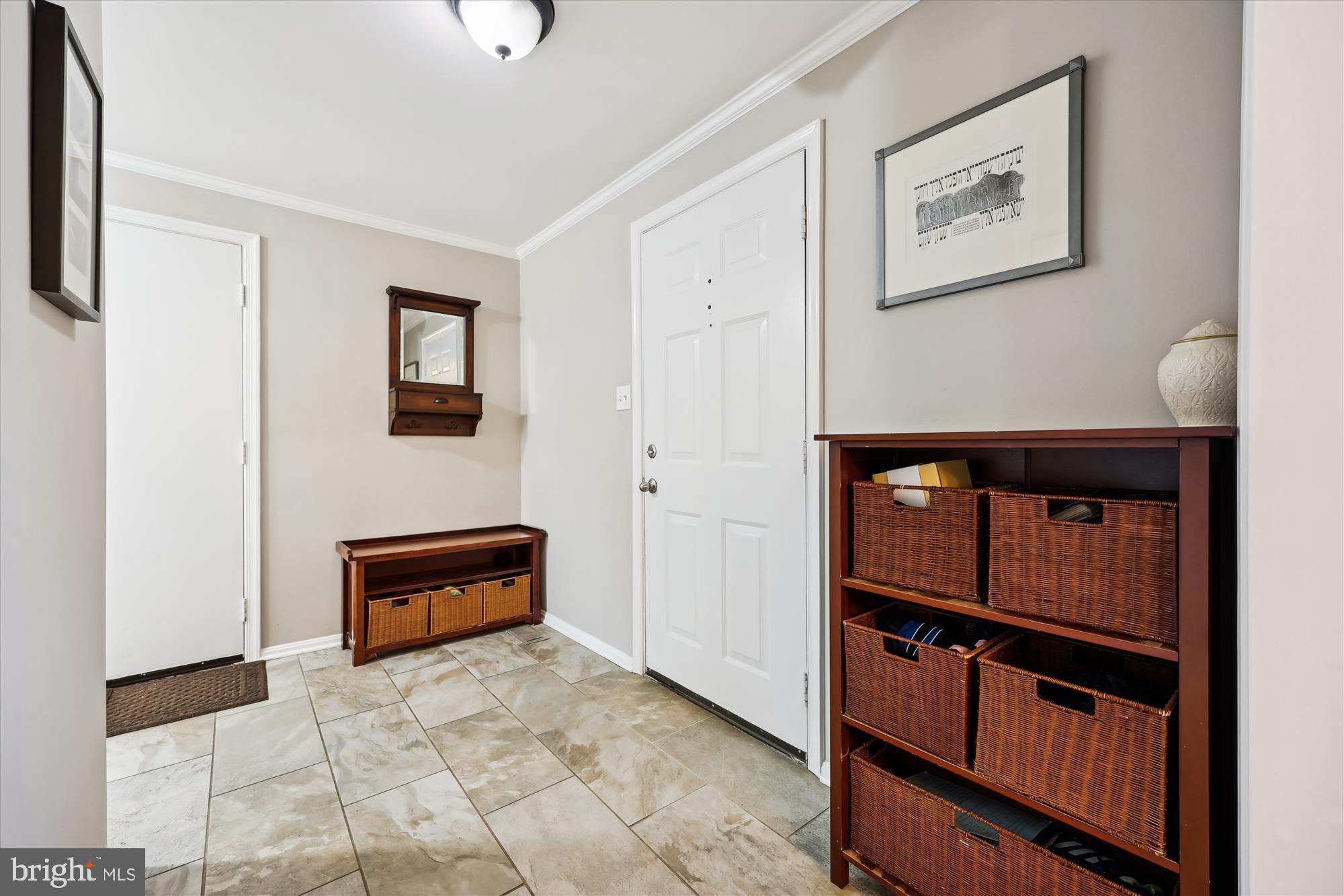 DERWOOD STATION - Residential