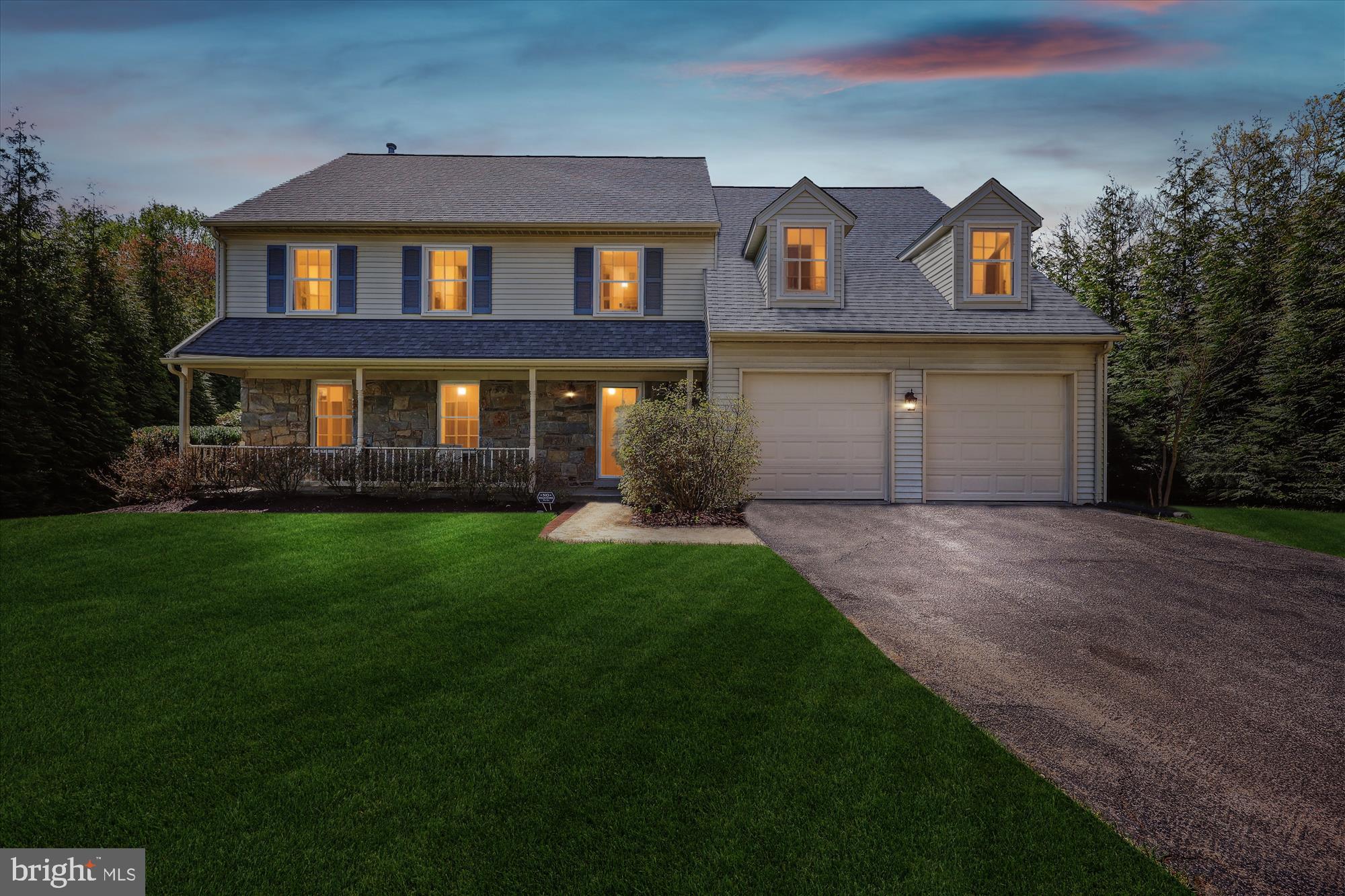 DERWOOD STATION - Residential