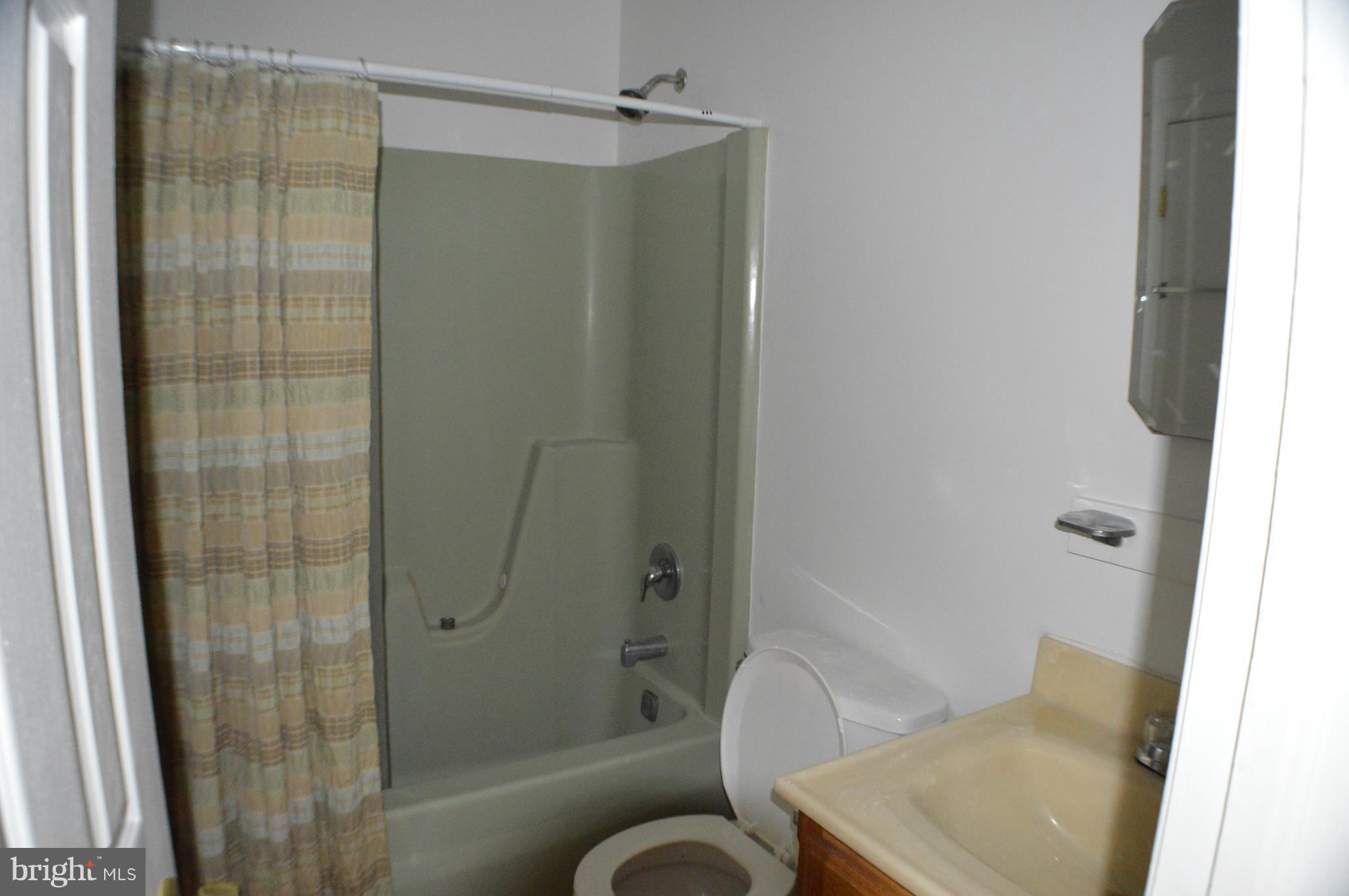 WILSHIRE - Residential Lease