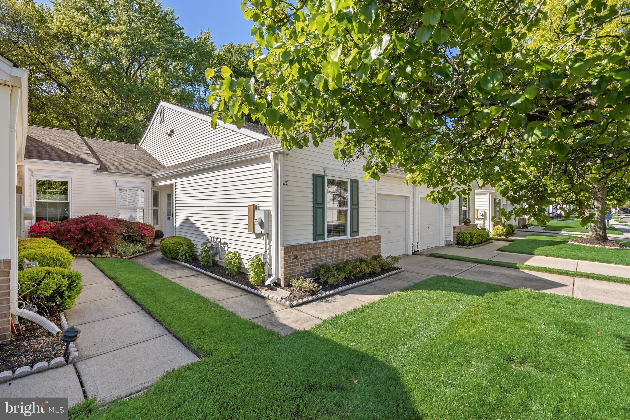 20 PEPPERGRASS DRIVE N