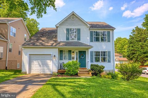 Photo of 3815 LAWRENCE AVE, KENSINGTON, MD 20895 (MLS # MDMC2092472)