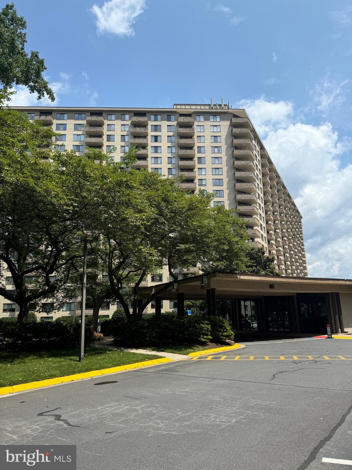 PROMENADE TOWERS - Residential Lease