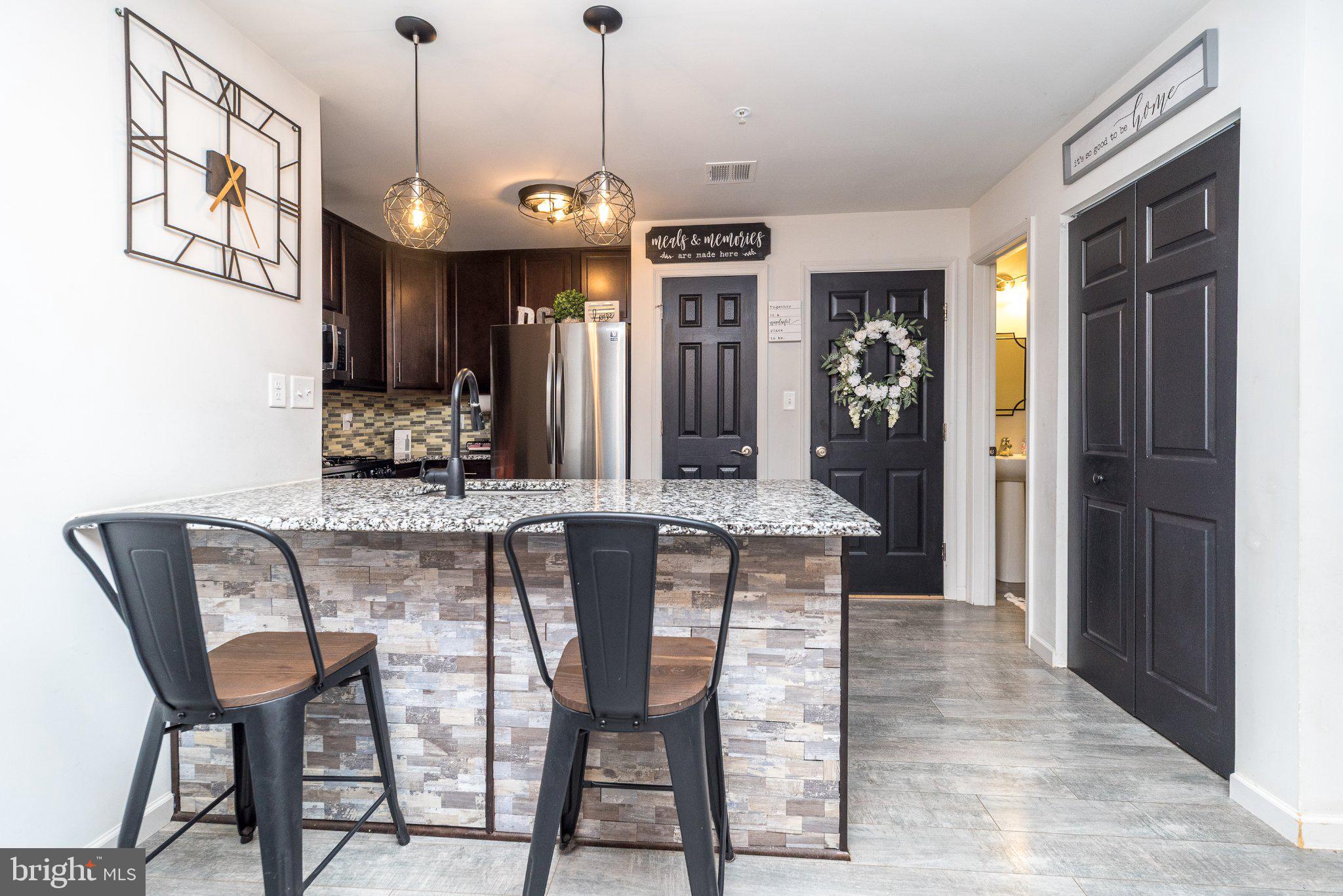 3081 DAVENPORT WAY M77 L