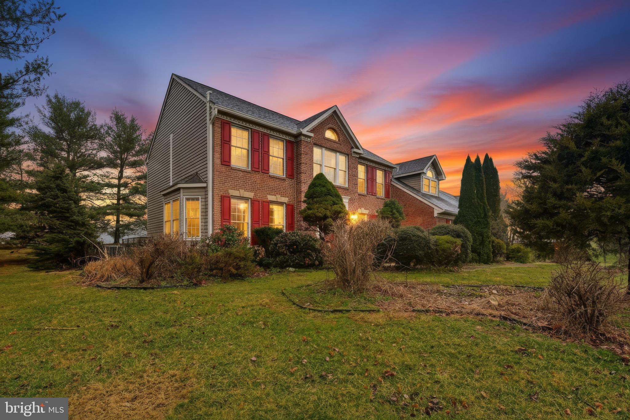 SHERLOCK HOLMES ESTATES - Residential