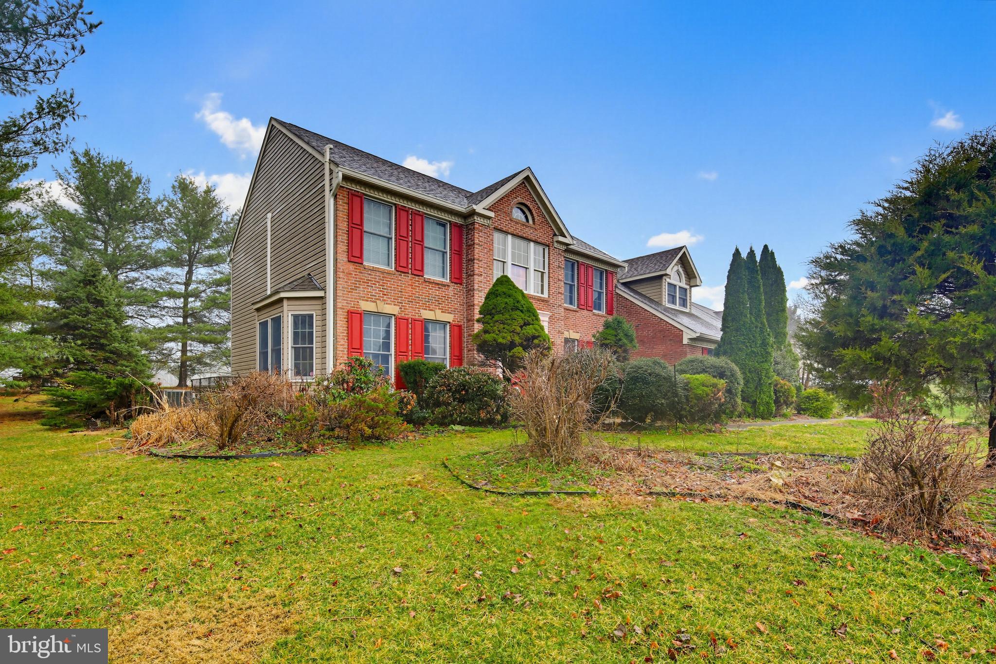 SHERLOCK HOLMES ESTATES - Residential