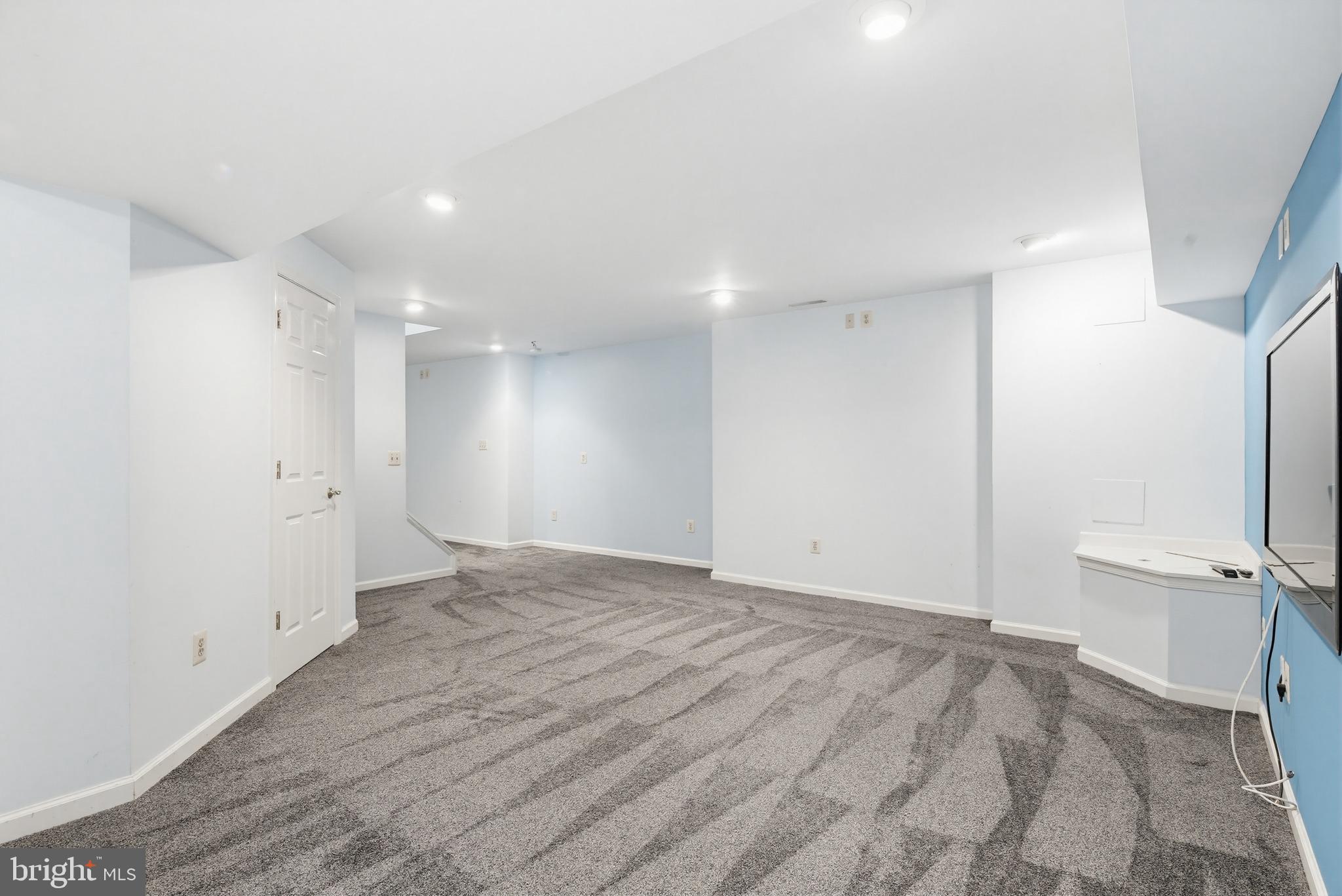 SHERLOCK HOLMES ESTATES - Residential