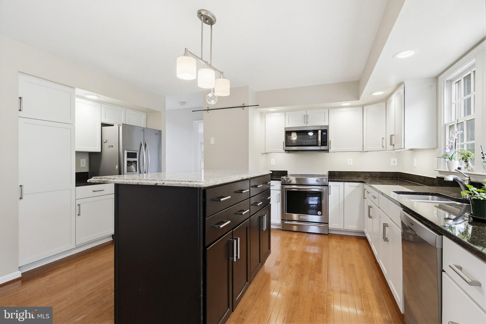 SHERLOCK HOLMES ESTATES - Residential