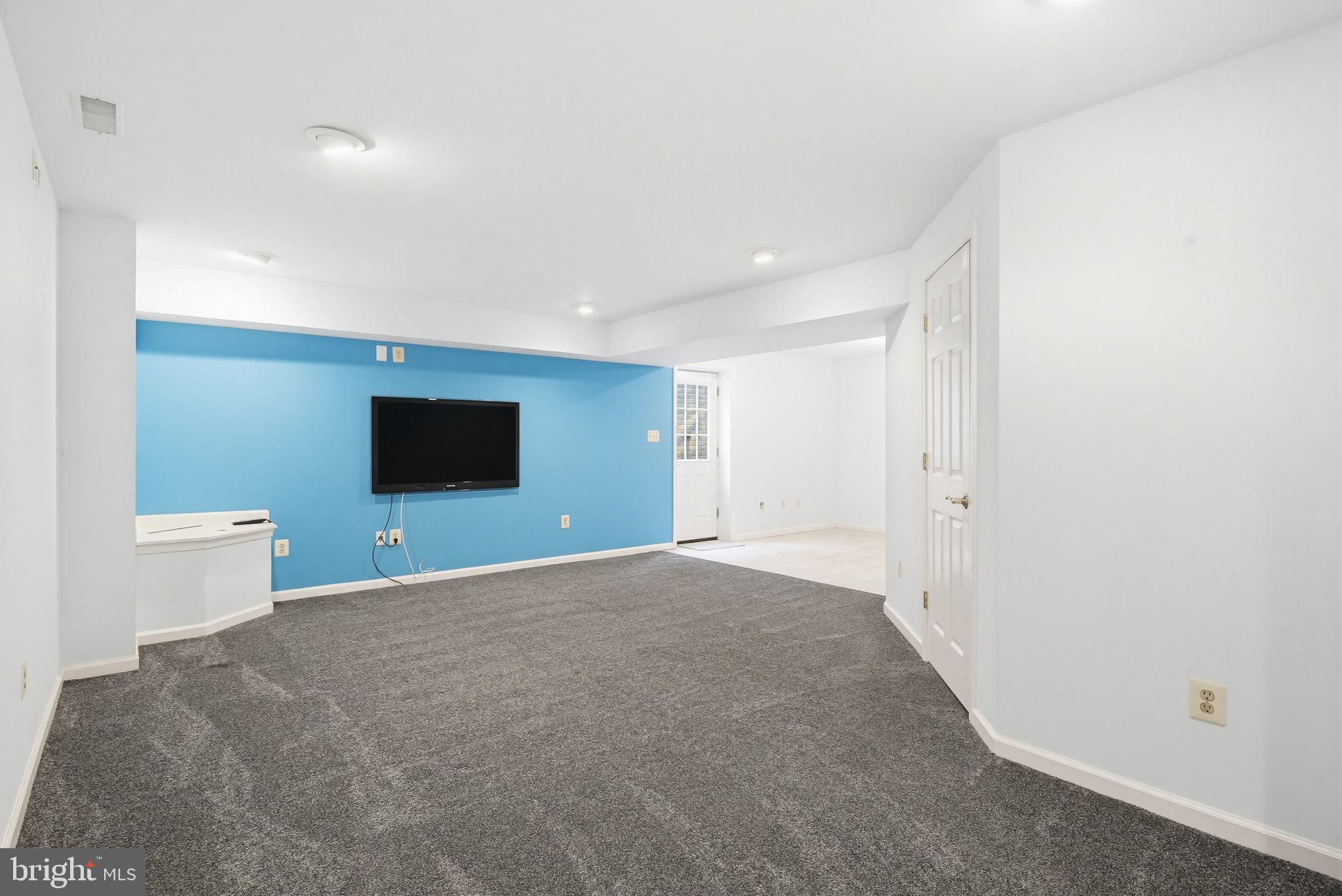 SHERLOCK HOLMES ESTATES - Residential