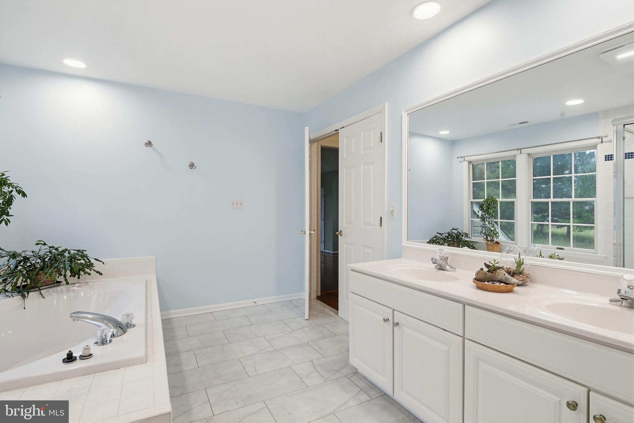 SHERLOCK HOLMES ESTATES - Residential