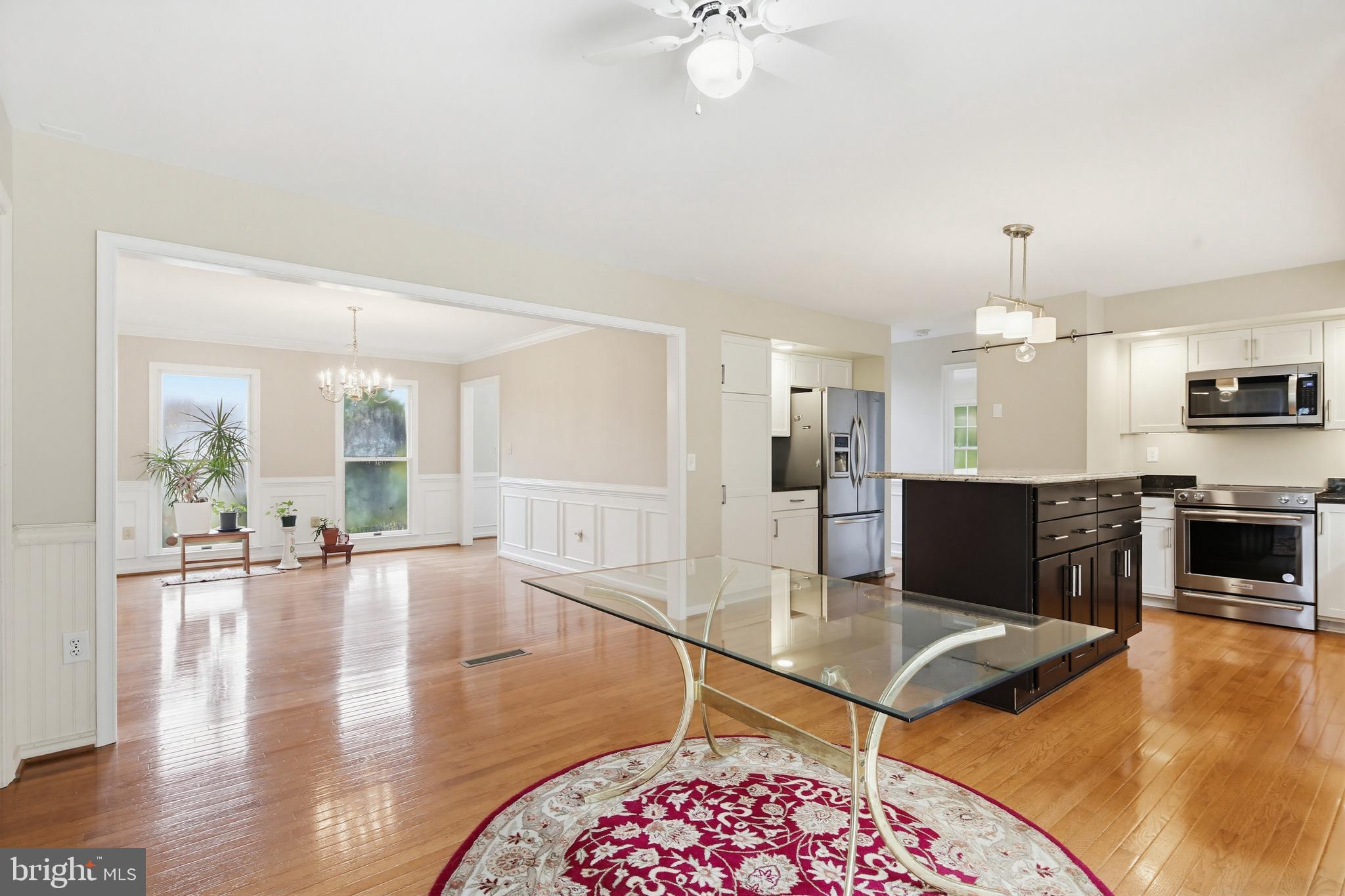 SHERLOCK HOLMES ESTATES - Residential