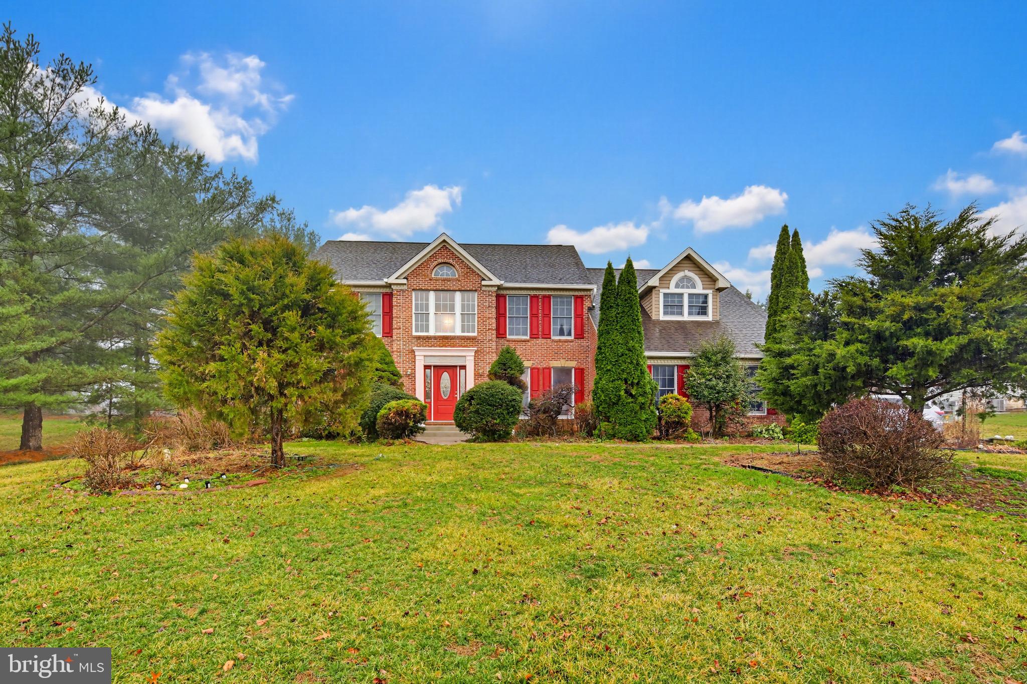 SHERLOCK HOLMES ESTATES - Residential