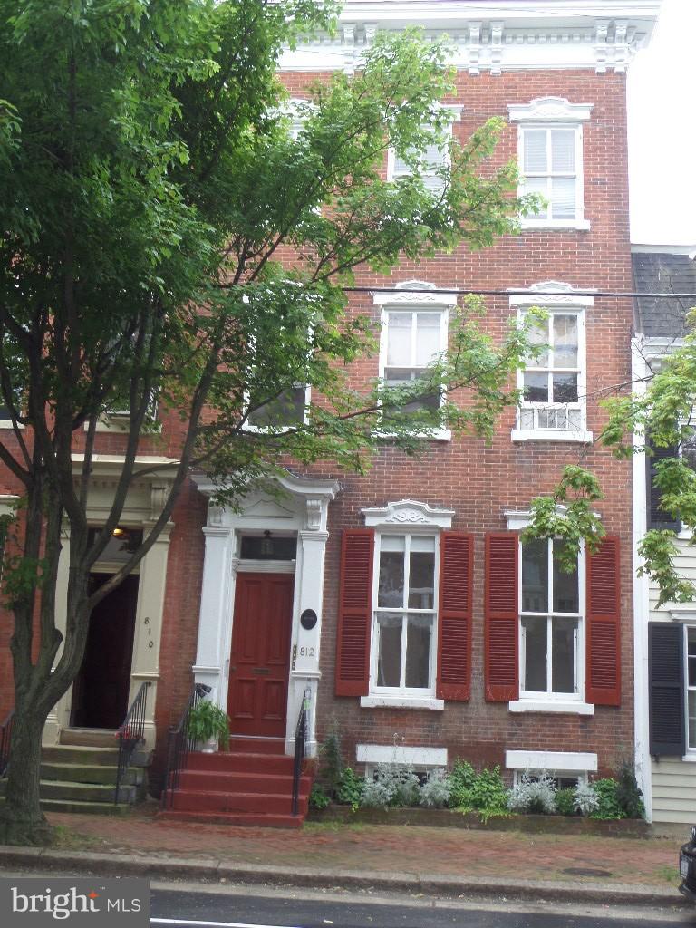 OLD TOWN - Residential Lease