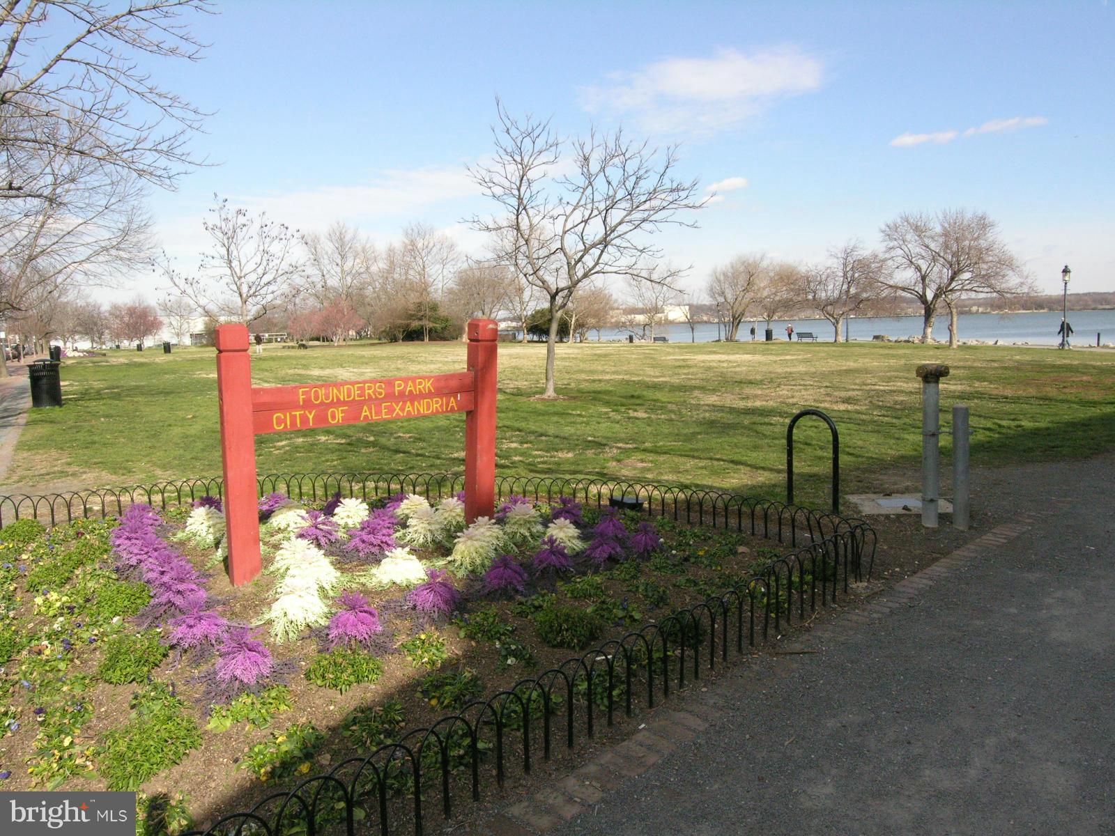 OLD TOWN - Residential Lease