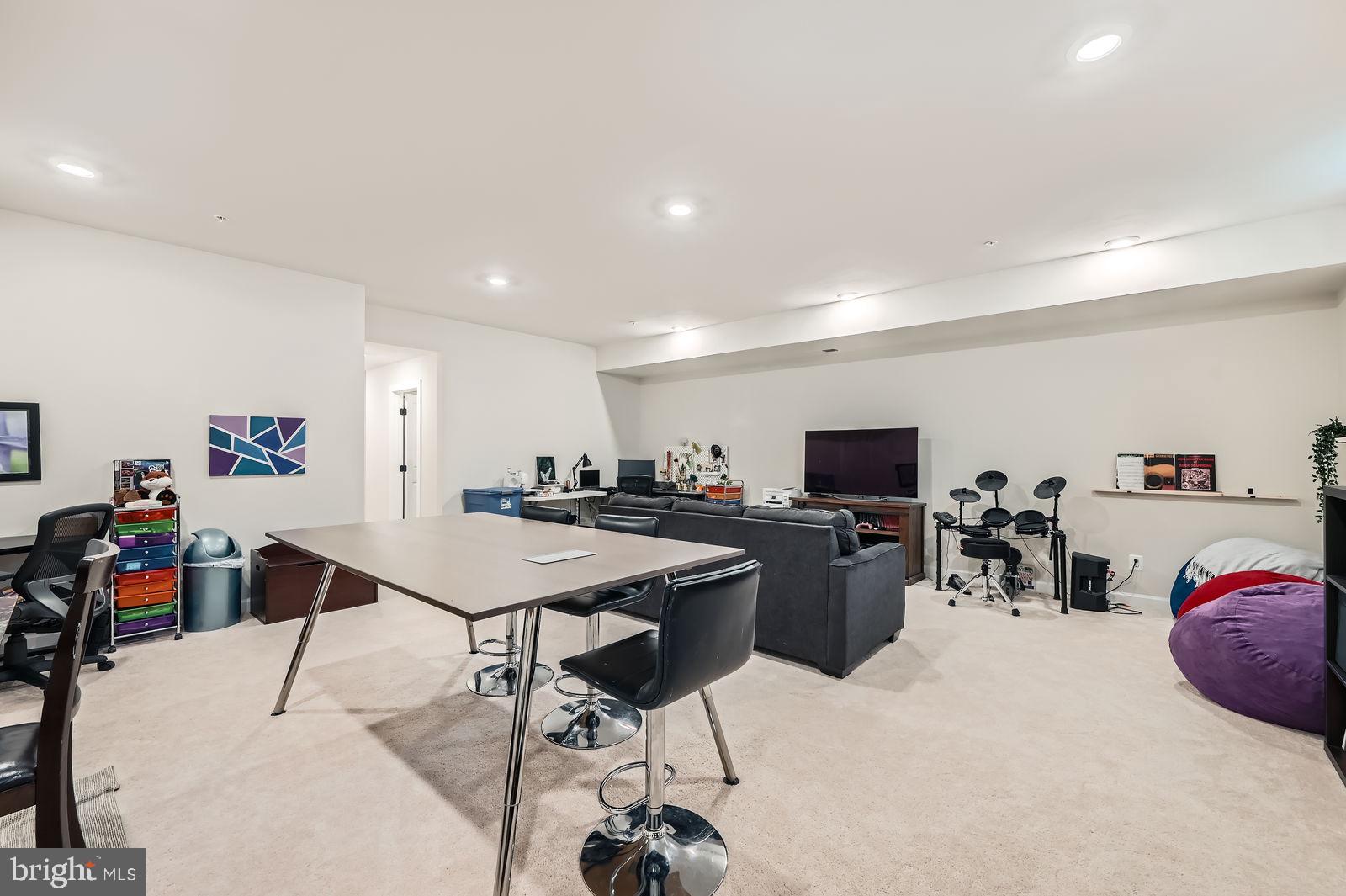 GREENLEIGH AT CROSSROADS - Residential Lease