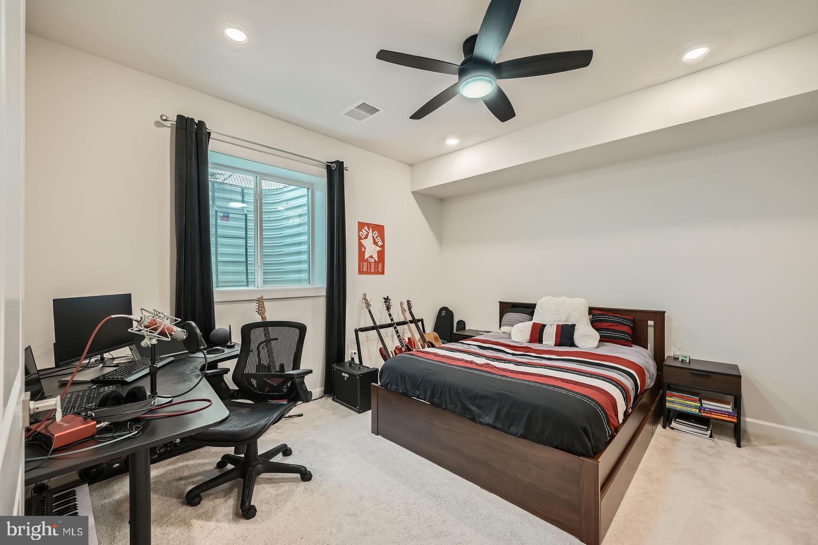 GREENLEIGH AT CROSSROADS - Residential Lease