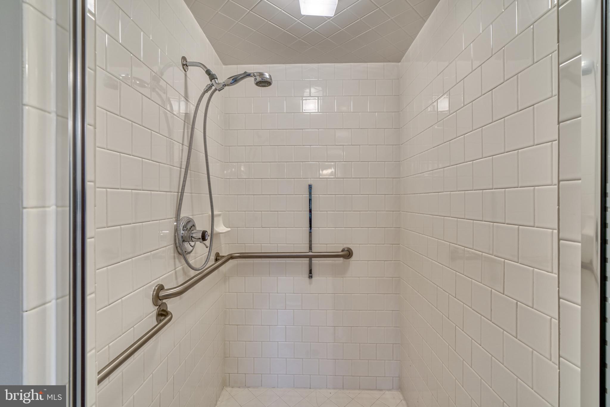 BELMONT FOREST - Residential