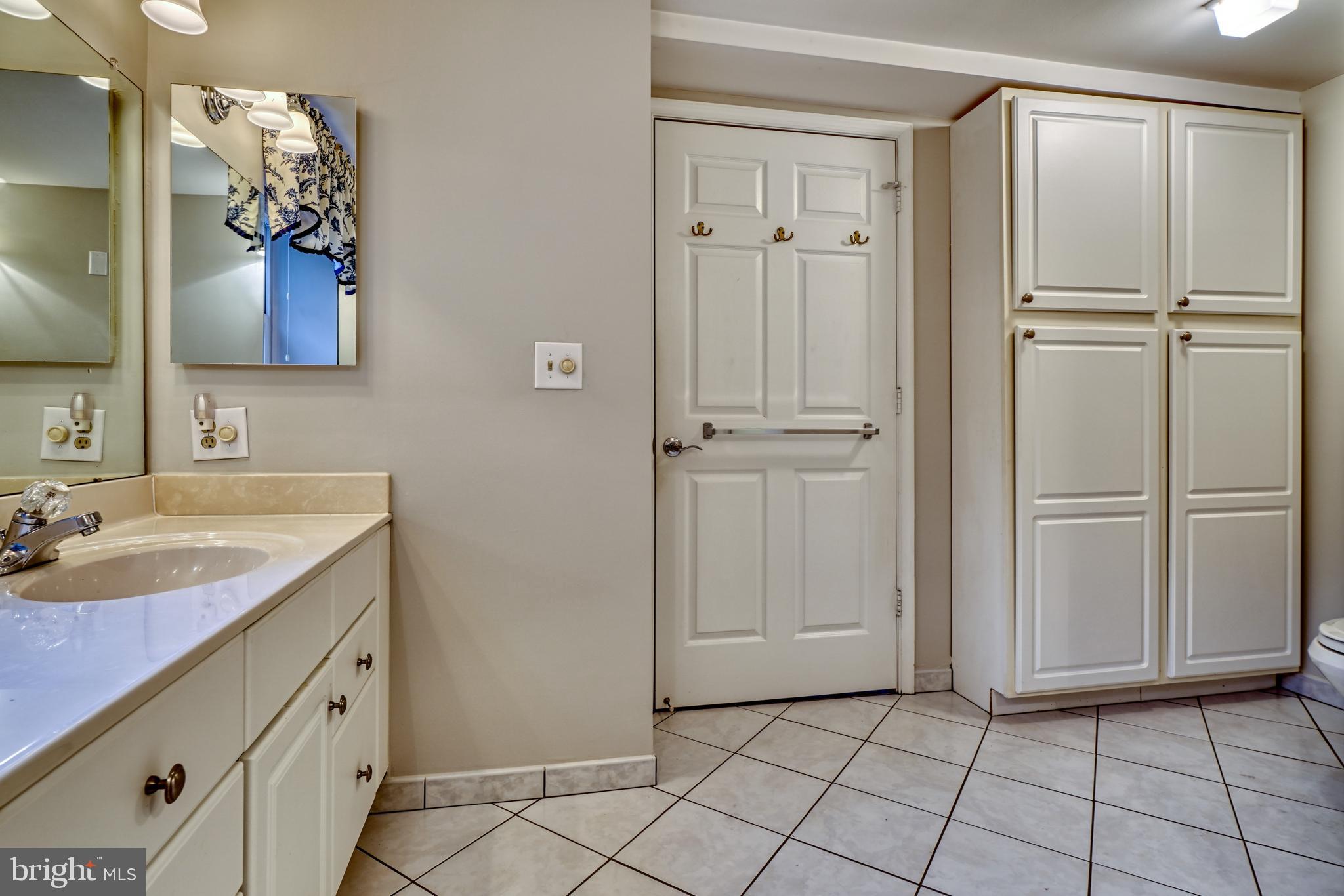 BELMONT FOREST - Residential