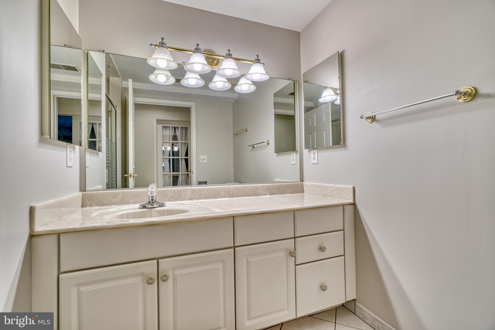 BELMONT FOREST - Residential