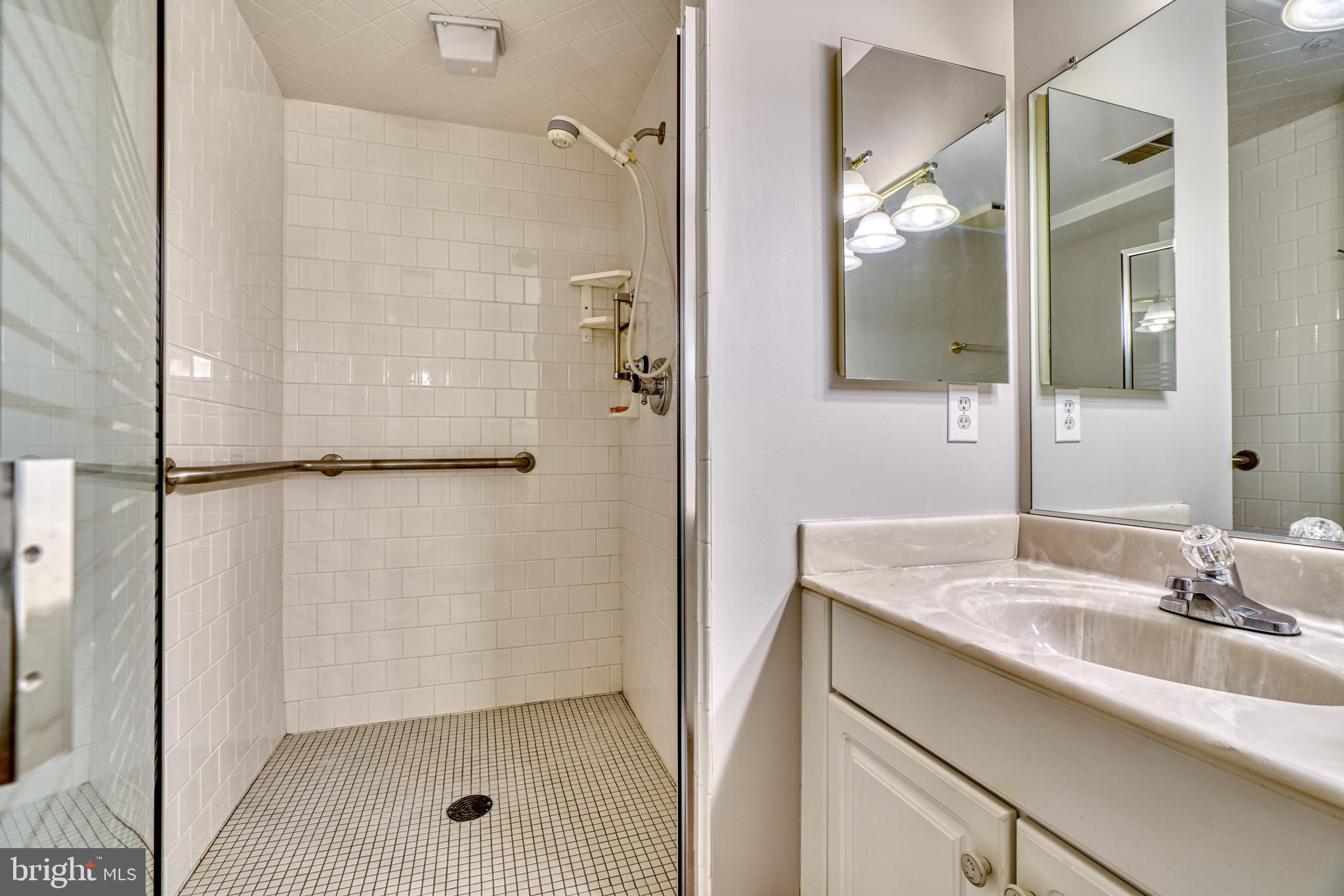 BELMONT FOREST - Residential