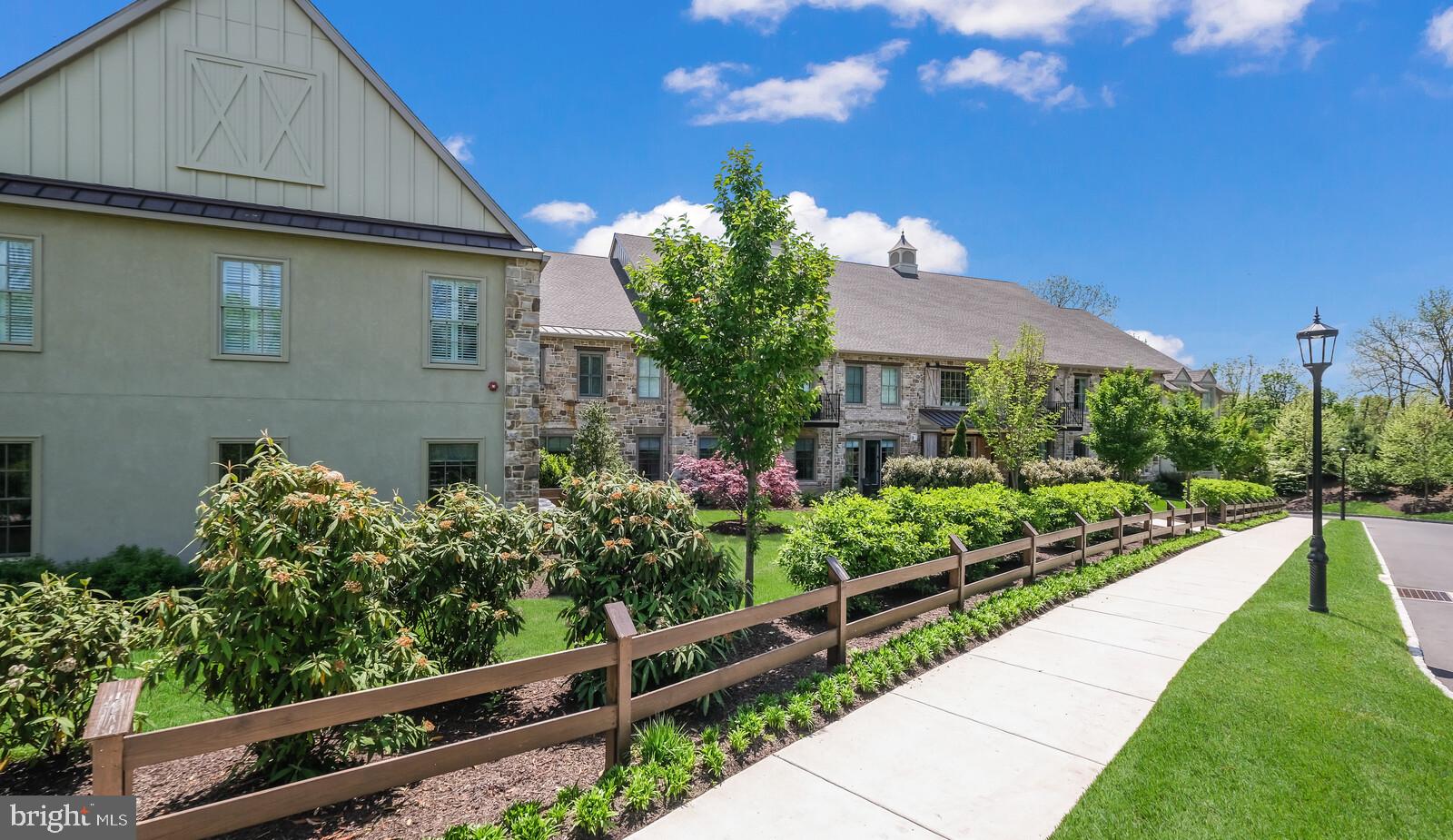 TOWNS EDGE - Residential