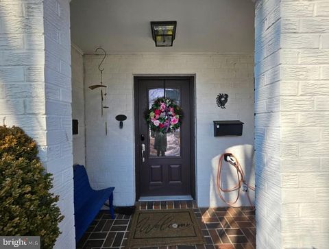 315 N MAPLE AVENUE FALLS CHURCH VA 22046