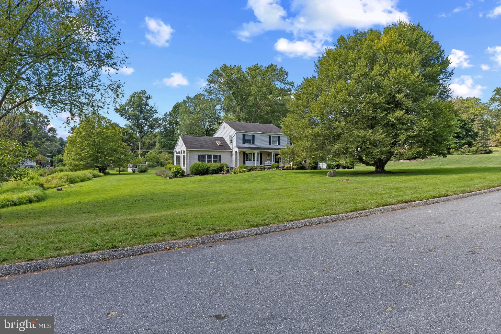 5015 W LAKE CIRCLE
