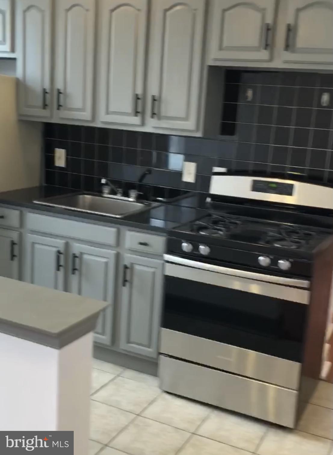 1523 CHRISTIAN STREET 2R