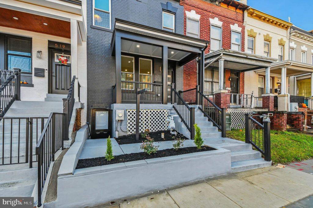 Photo of 517 Florida Avenue NE, WASHINGTON, DC 20002 (MLS # DCDC2244140)