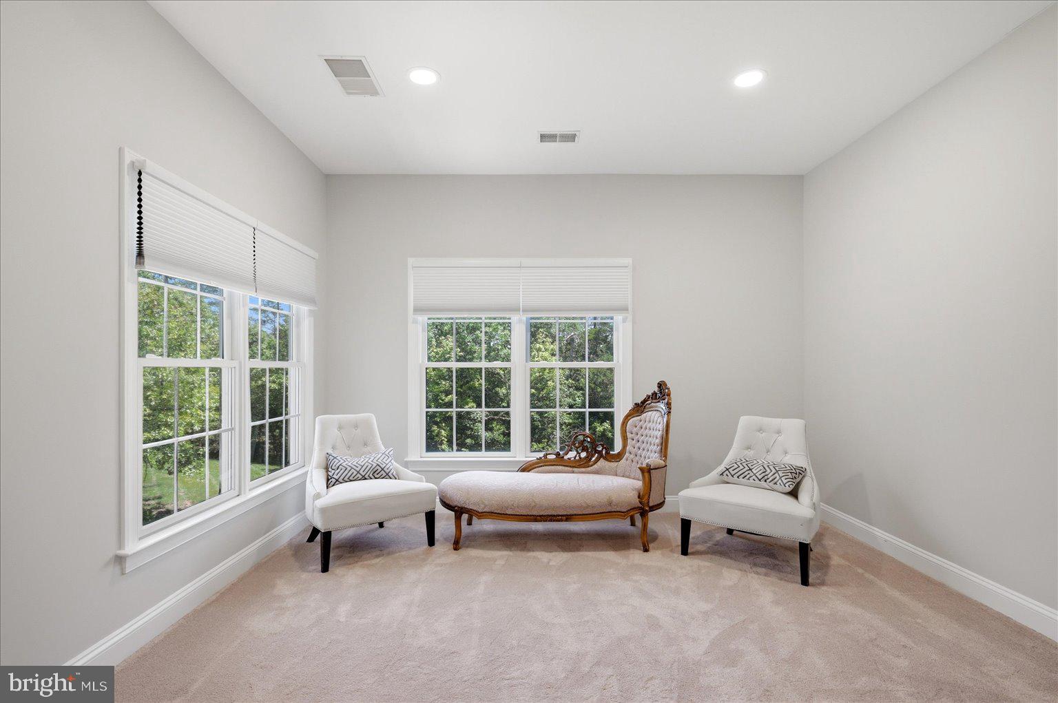 CEDAR CREST - Residential