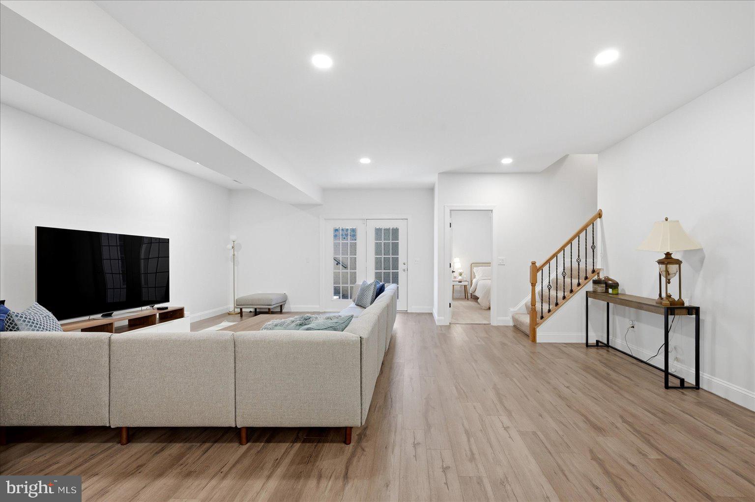 CEDAR CREST - Residential