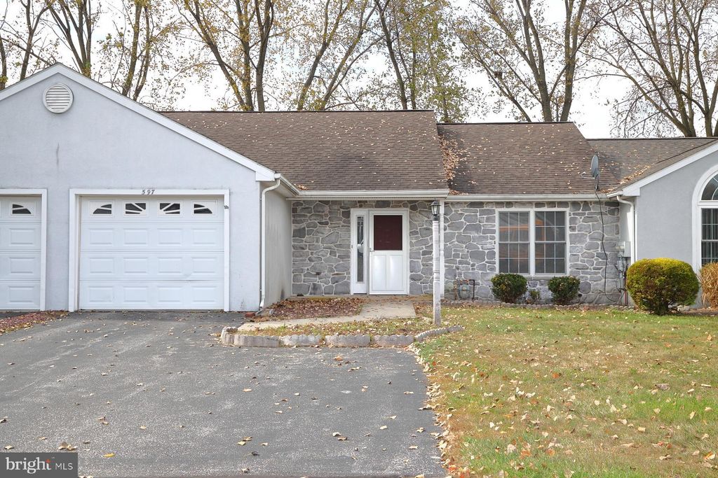 Photo of 597 Blueberry Lane, LEBANON, PA 17046 (MLS # PALN2023300)