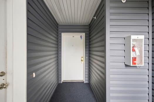 200 DOVER PLACE 102